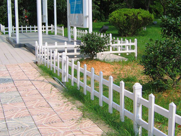 草坪护栏图片2