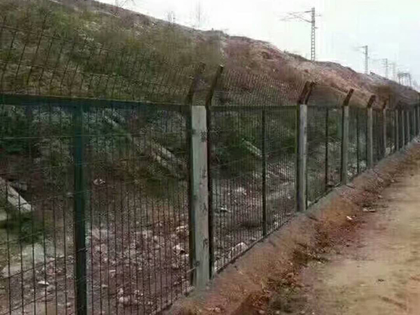 铁路护栏网图片5